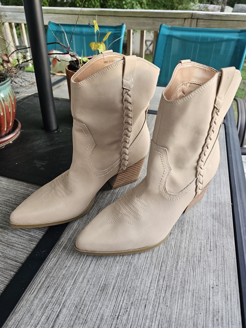 DV by Dolce Vita Koolson Western Boots Tan Cream Ankle Booties Women's Size 10 N